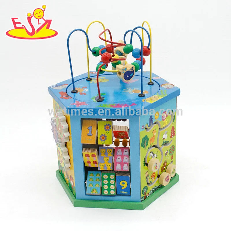 Großer hölzerner Tätigkeitswürfel des Babys für Ausbildung W11B172