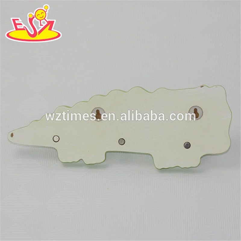 wholesale latest high quality Animal design wooden clothes hook for kids W09B048