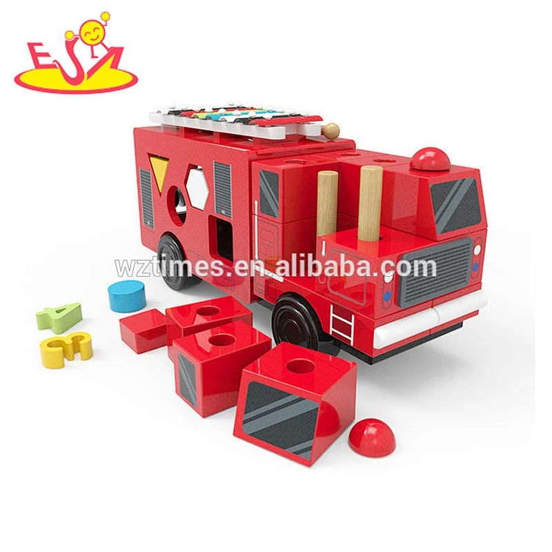2018 Wholesale intersteing kids educational toys wooden fire trucks for sale W12D093