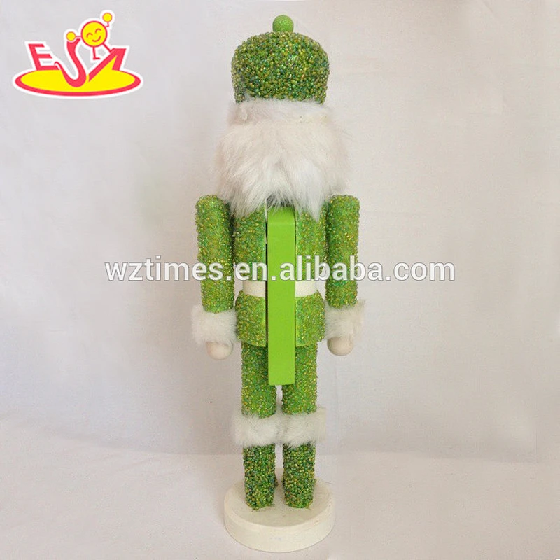 wholesale fashioned wooden nutcracker gifts for children as christmas gift W02A070