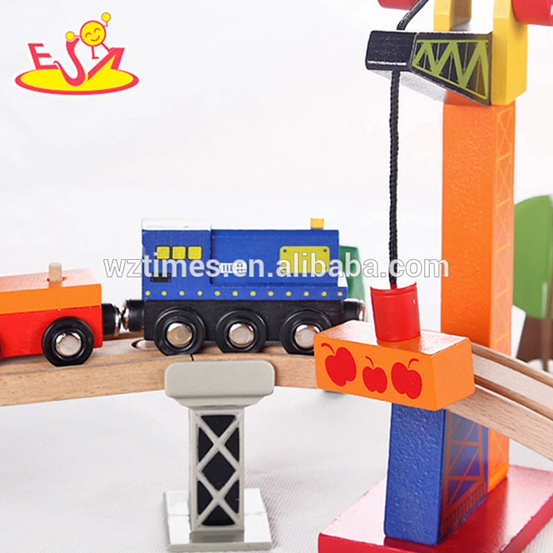 2018 Wholesale preschool toddlers wooden train tracks toys 108 pcs wooden train tracks toys W04C066