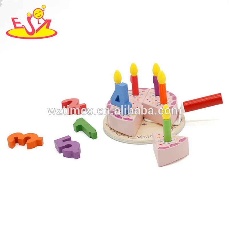 La torta de cumpleaños más popular de madera del juguete de los niños para el juego fingido W10B196
