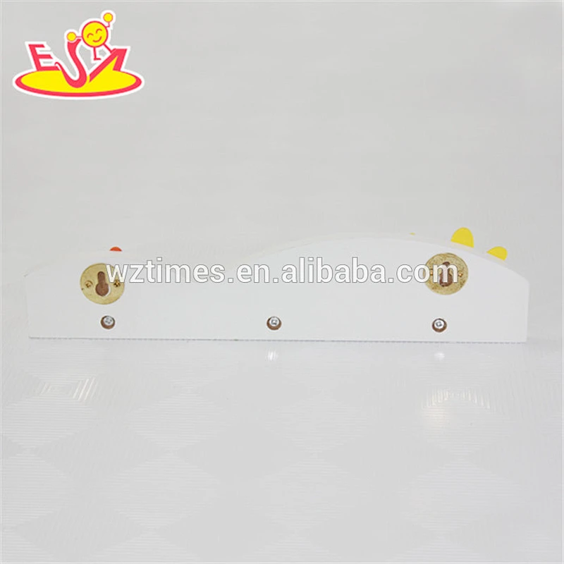 wholesale environment-friendly wooden clothing hooks Cartoon wooden clothing hooks for children W09B055