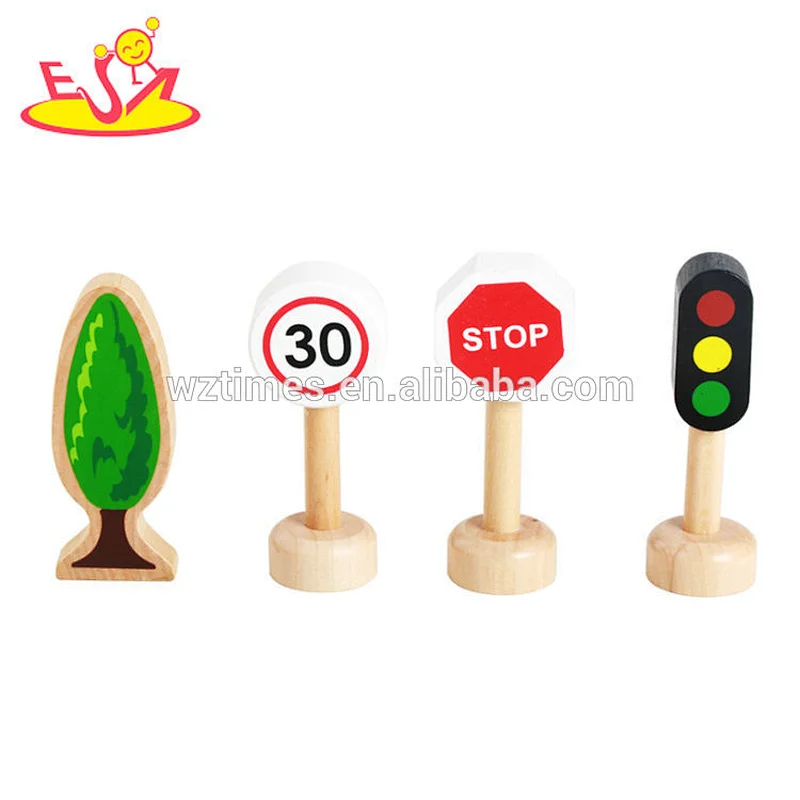 2018 Wholesale cheap preschool toys wooden truck accessories for kids W04C147