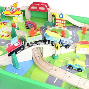 New design 90 pieces children wooden rail magnetic train table W04C040