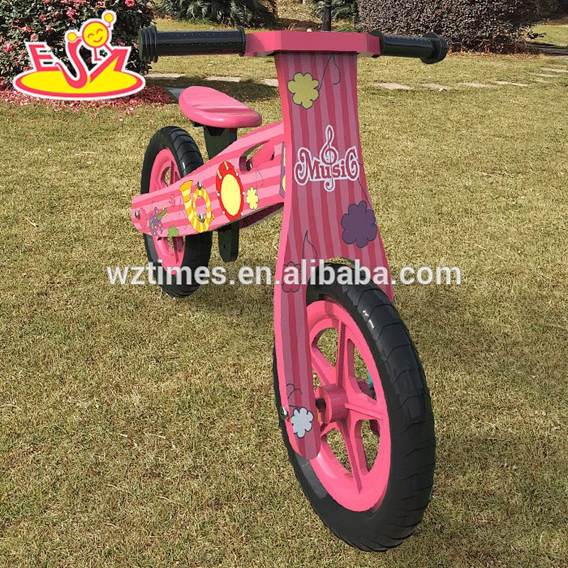 2018 Wholesale new fashion pink wooden balance car W16C179
