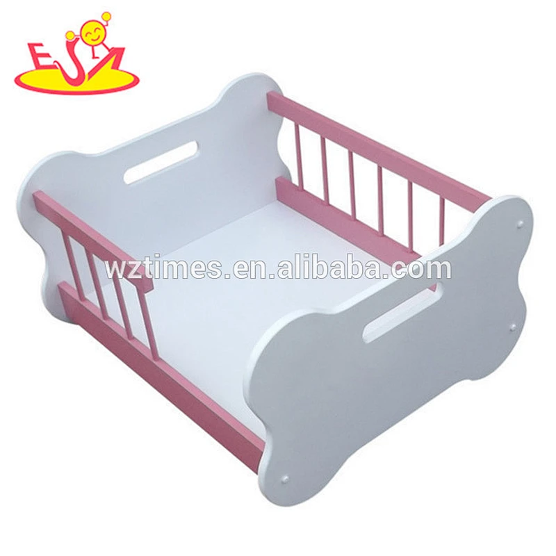 Wholesale delicate indoor use wooden pink luxury pet bed for small animals sleeping W06F005A