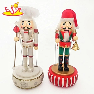 2019 High quality decor wooden red nutcracker soldier with bass W02A339