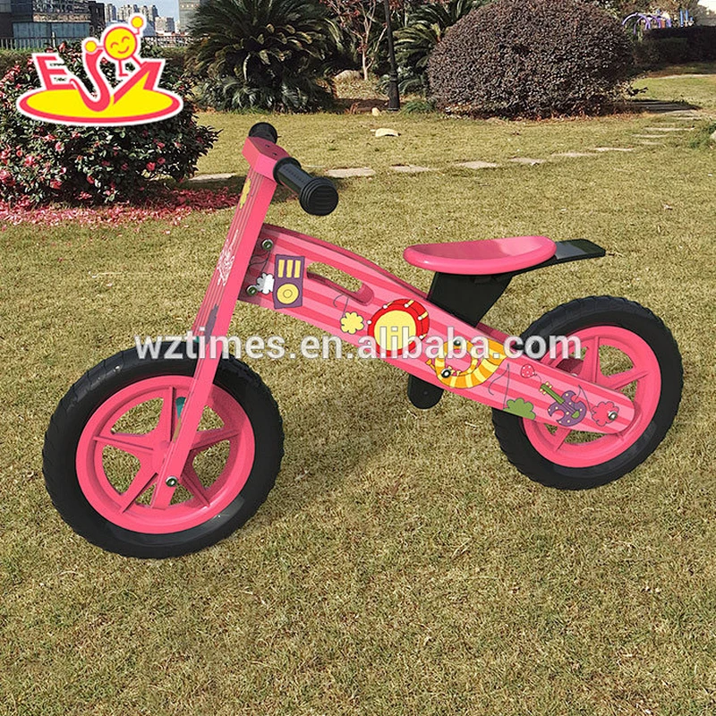 2018 Wholesale new fashion pink wooden balance car W16C179