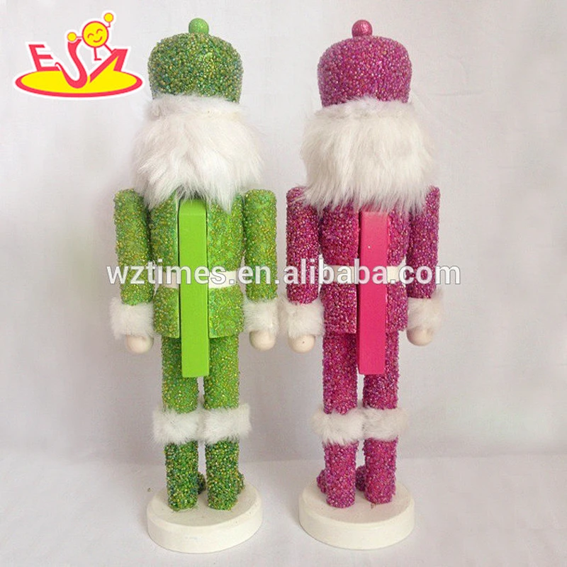 wholesale fashioned wooden nutcracker gifts for children as christmas gift W02A070