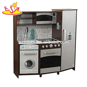 El juguete de madera de la cocina del color marrón retro al por mayor 2018 fija para entrenar la habilidad W10C360 de la mano del bebé