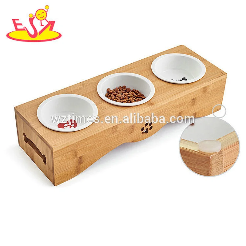 Wholesale top fashion wooden dog food dispenser as pet IQ training W06F060