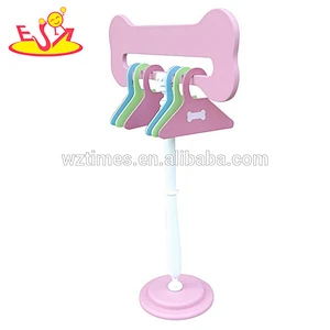 Wholesale popular wooden pink pet clothes hanger used for small animals W06F009A