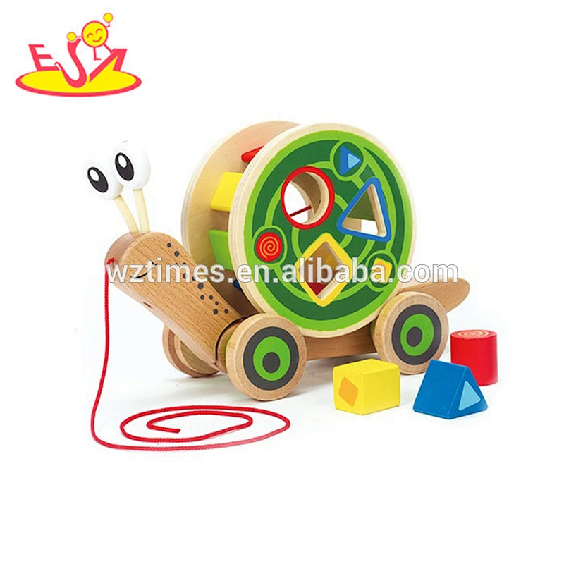 Schnecken-Spielzeugauto W05B155 des Großhandelsqualitätskostens billig hölzerne hölzerne