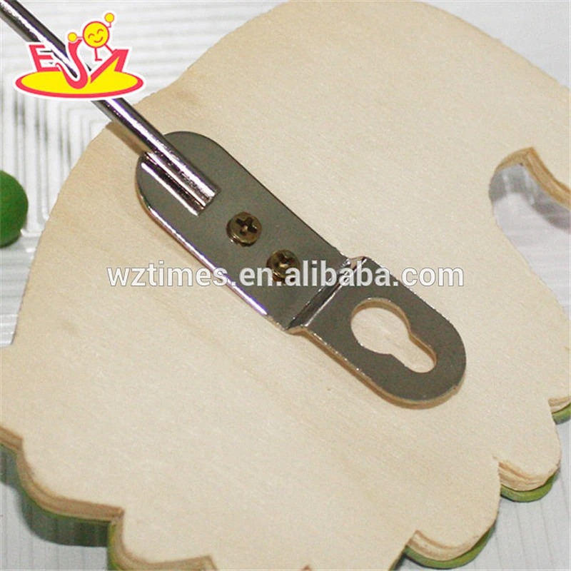 wholesale hottest sale green Hedgehog shaped wooden hook up for kids W09B037