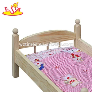 Neues Design Puppenhaus Zubehör aus Holz Baby Doll Bett W06B059