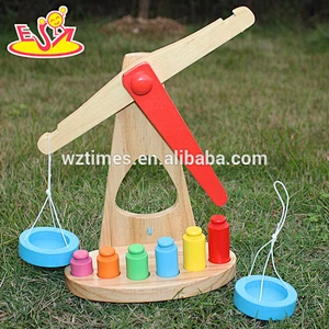Großhandel Brandneue hölzerne Waage Spielzeug Vorschule hölzerne Waage Spielzeug W11F053