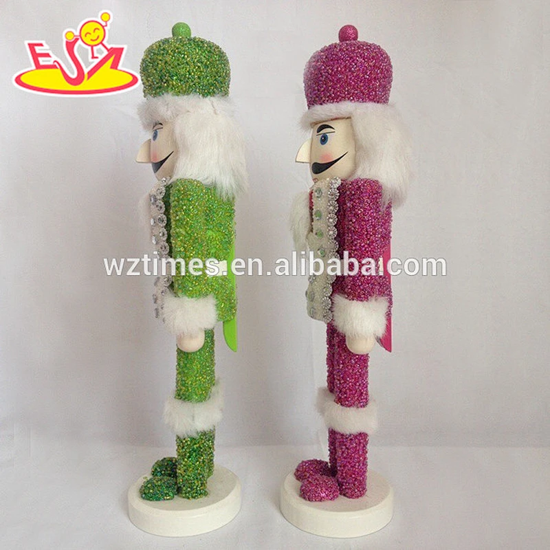 wholesale fashioned wooden nutcracker gifts for children as christmas gift W02A070