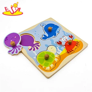 Holzknaufpuzzlespiel des neuen Entwurfspädagogischen Bauernhofes für Baby W14M149