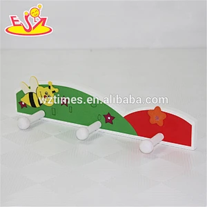 wholesale environment-friendly wooden clothing hooks Cartoon wooden clothing hooks for children W09B055
