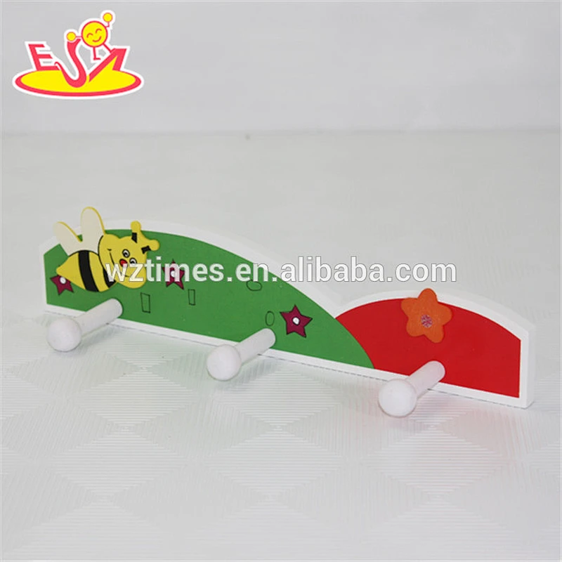 wholesale environment-friendly wooden clothing hooks Cartoon wooden clothing hooks for children W09B055