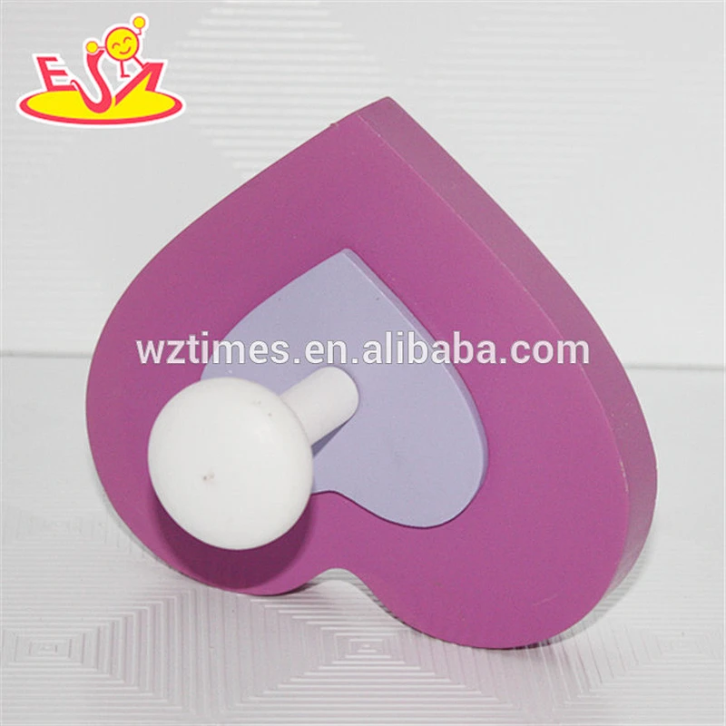 wholesale beautiful design heart shaped baby lovely wooden clothes hook W09B031