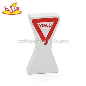 2018 new style wooden Yellow indicator with all major toy train W04C135
