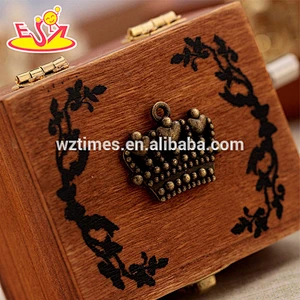 2018 wholesale hand crank wooden music box fashion hand crank wooden music box hottest hand crank wooden music box W07B031