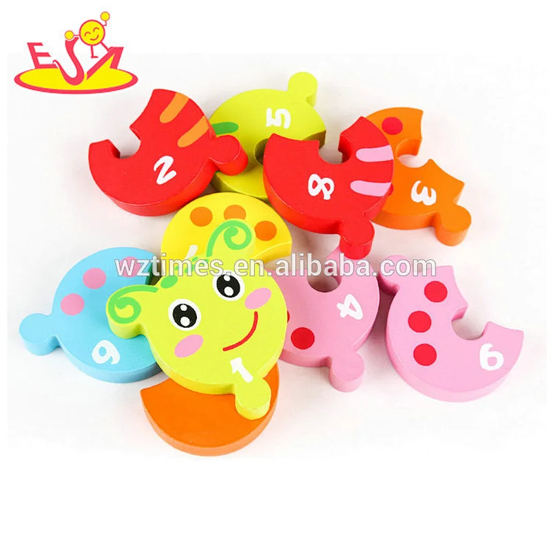 2018 the new design of early teaching color wooden number caterpillar toy W14I036