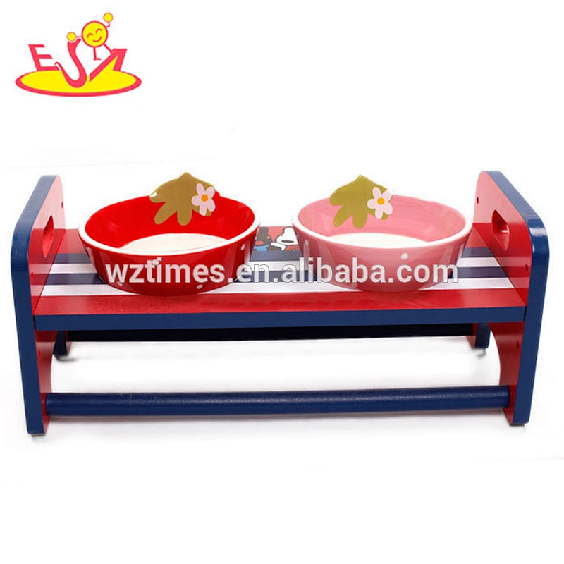 wholesale most popular pink strawberry pattern wooden pet feeder W06F014