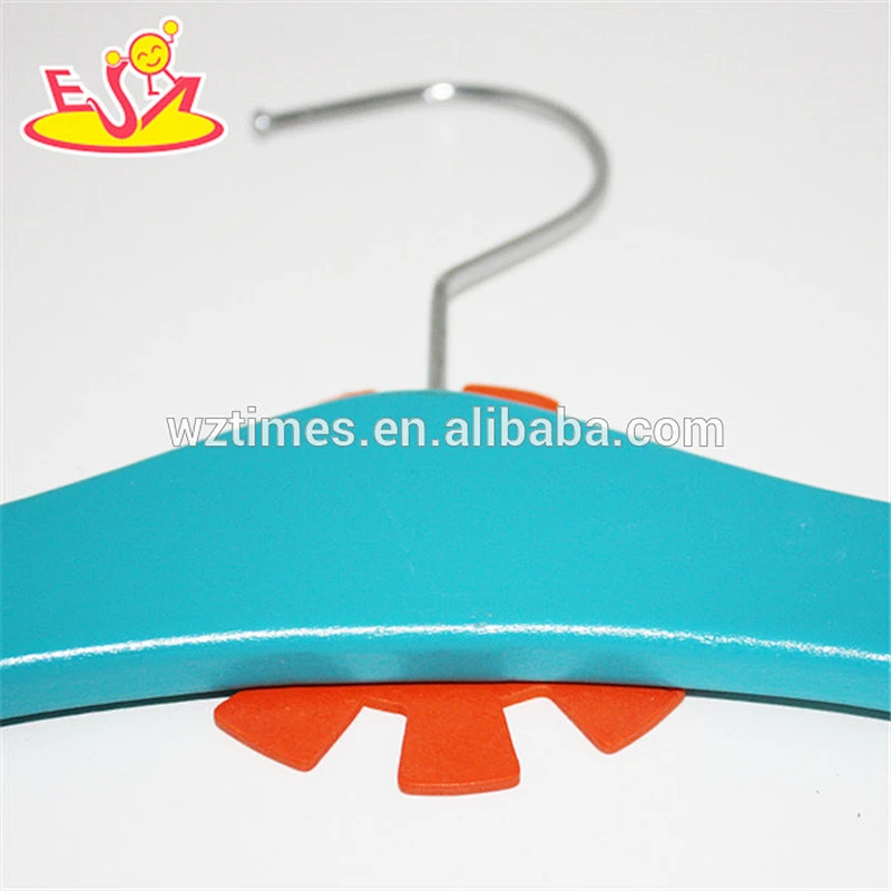 wholesale customized high quality wooden baby clothes hangers for sale W09B035