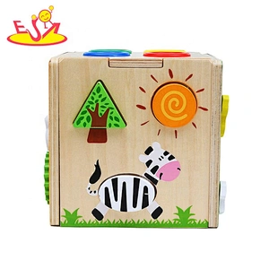 2019 Most popular multi function wooden busy learners cube for prescholers W12D175