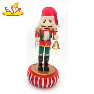 2019 High quality decor wooden red nutcracker soldier with bass W02A339