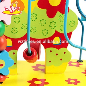 Reizendes einzigartiges hölzerner Korne schnüren Spielspielzeug für Baby W11B166