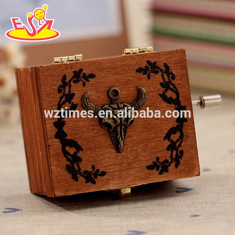 2018 wholesale hand crank wooden music box fashion hand crank wooden music box hottest hand crank wooden music box W07B031