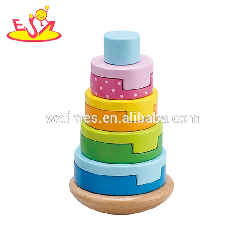 Torre de apilamiento en forma de pastel de madera de alta calidad al por mayor bebé torre de apilamiento de pastel de madera juguete W13D043