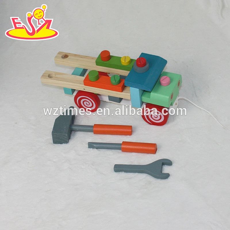 2018 best design educational children wooden toy screws for sale W03C026