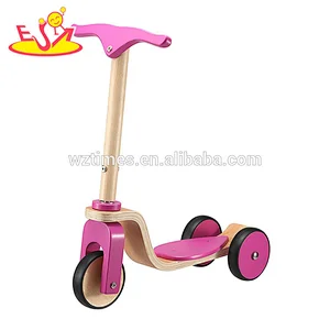 2018 Wholesale lightweight toddler kick scooter wooden kids push scooter with 3 wheel W16B006