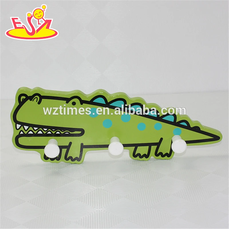 wholesale latest high quality Animal design wooden clothes hook for kids W09B048