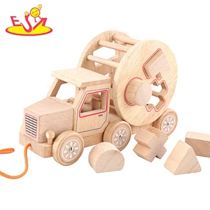 2019 Top fashion baby wooden push and pull train set for wholesale W05B183