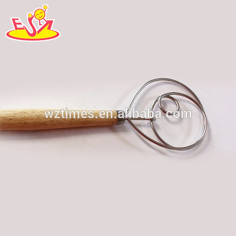 2018 wholesale natural color wooden manual egg beater W02B027