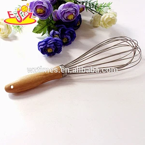 2018 wholesale natural color wooden manual egg beater W02B027