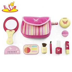 2020 New arrived pink wooden pretend make up set for kids W10D268