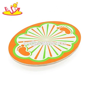 2020 Top sale balance wooden rocker board for kids W08G263