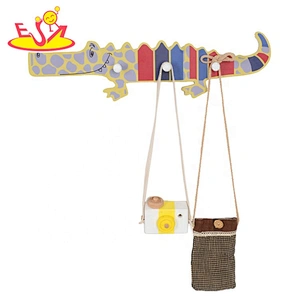 Customize cartoon wooden kids wall hooks for decorative W09B105