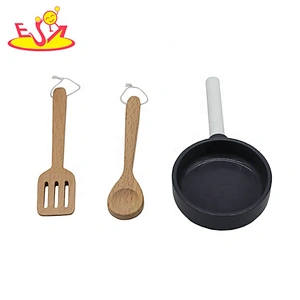 Los niños más populares de preescolar simulan juguetes de madera para la cocina W10C343