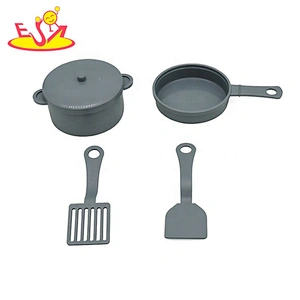 2020 New arrived boys wooden toy kitchen set with electronic stove W10C528