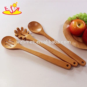 2018 wholesale cheap household wooden flatware W02B017