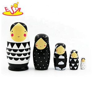 2020 Customize 5 in 1 wooden family nesting dolls for kids W06D144