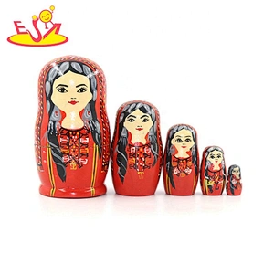 2020 Customize 5 in 1 wooden family nesting dolls for kids W06D144